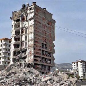 ebrar sitesi guvenc apartmanina iliskin 16 belediye personeline dava X4e5jxr9