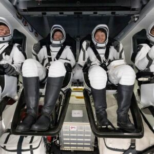 uzayda 5 aylik gorev sonrasi crew 10 ekibi dunyaya dondu Cx99CXUF