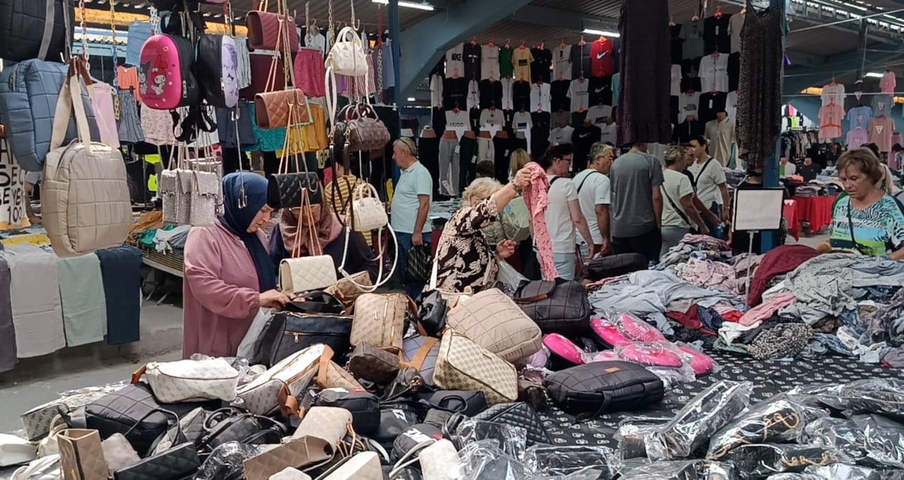 1 bulgar levasi 25 liraya dayandi edirne pazarini turk vatandasi degil yine bulgarlar doldurdu iNDd1ts8