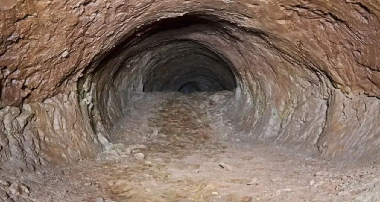 10 bin yillik bu tunelleri insanlar kazmamis DpDxpsfS