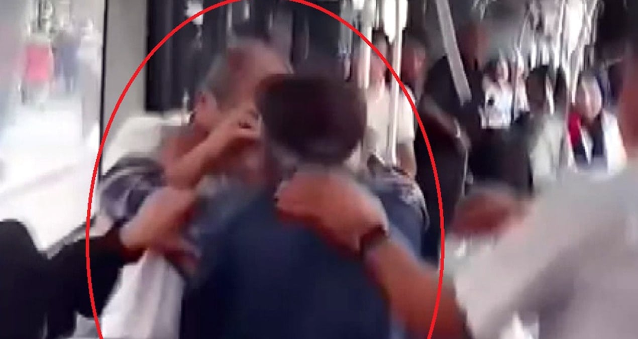 belediye otobusune once binme kavgasi o anlar kamerada kLD8RJ4I