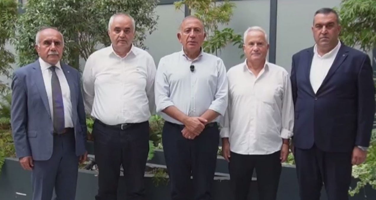 gursel tekinin listesindeki ozgur celikten tepki ceken paylasim gWFZEX24