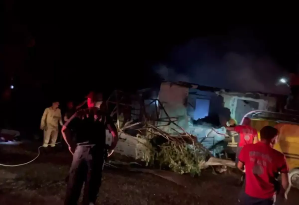 mersinde yanginda iki kisi hayatini kaybetti gLMHSVjv