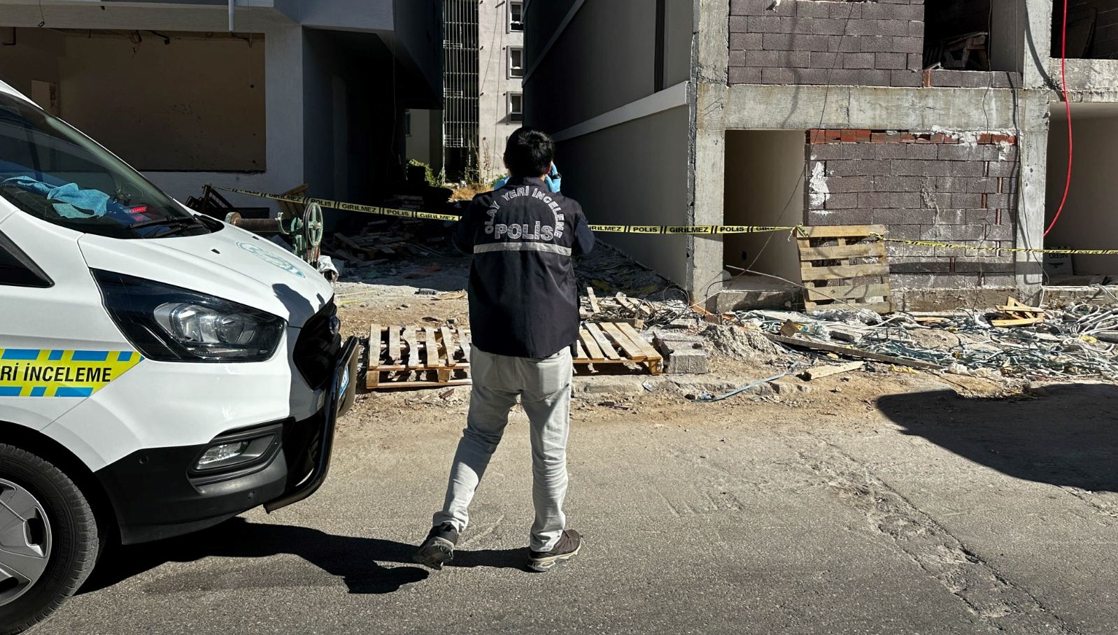 usakta dorduncu kattan dusen adam oldu m6s3XKGF