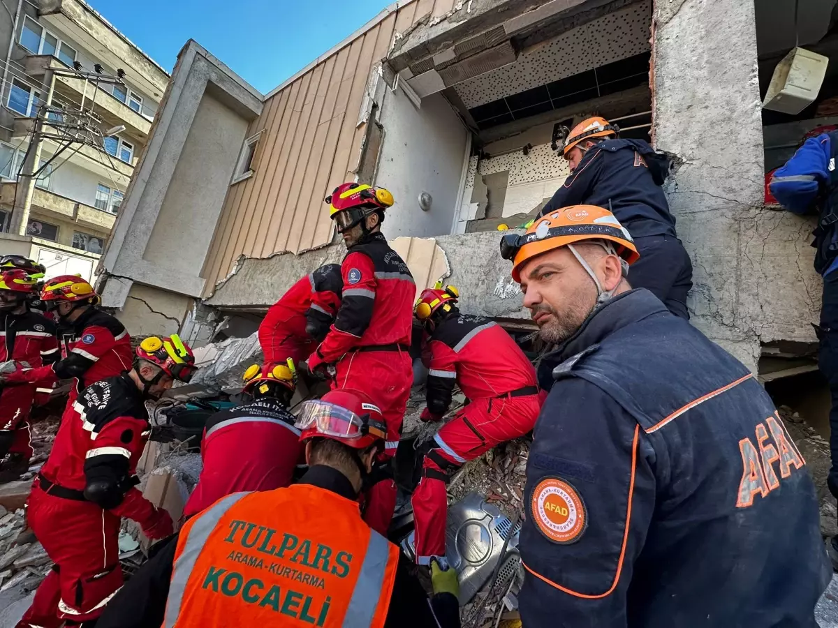 gebzede coken binada bir cocuk daha bulundu V3vpAHWq.jpg