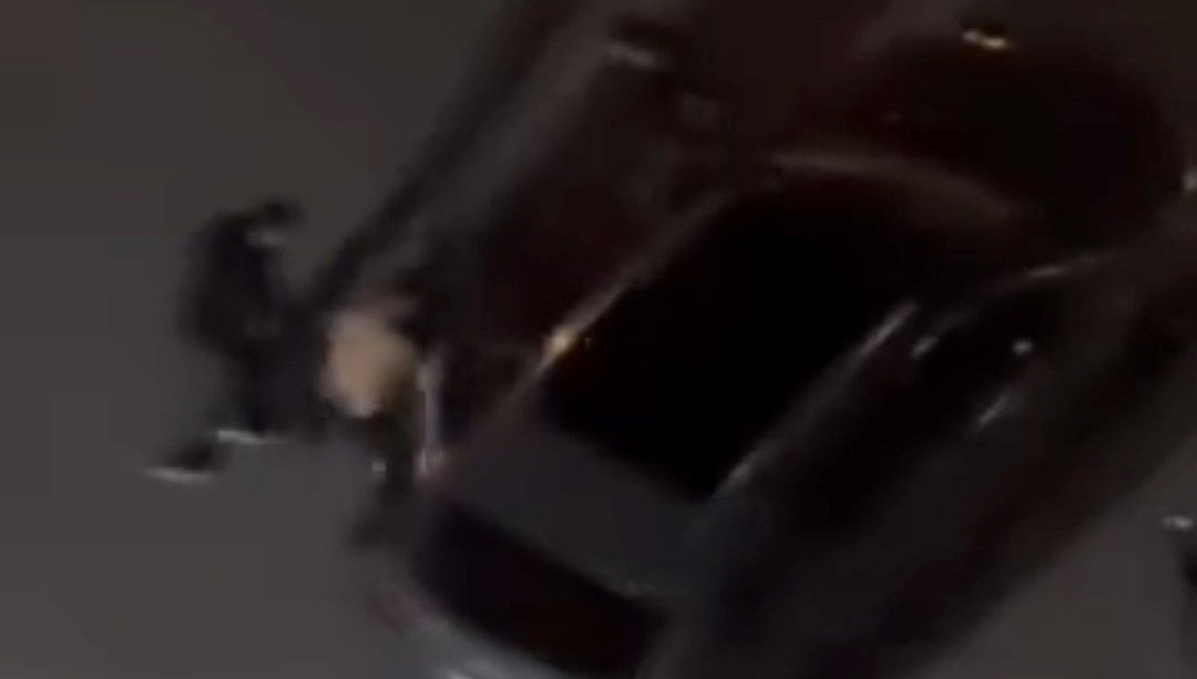 komsular yumruk yumruga birbirine girdi YW3mpO39.jpg