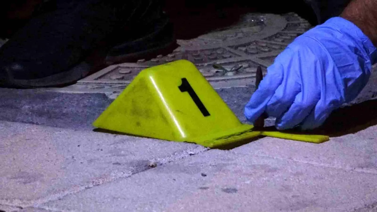 malatyada kaldirimda kalasnikof mermisi bulundu ftIpl56X.jpg