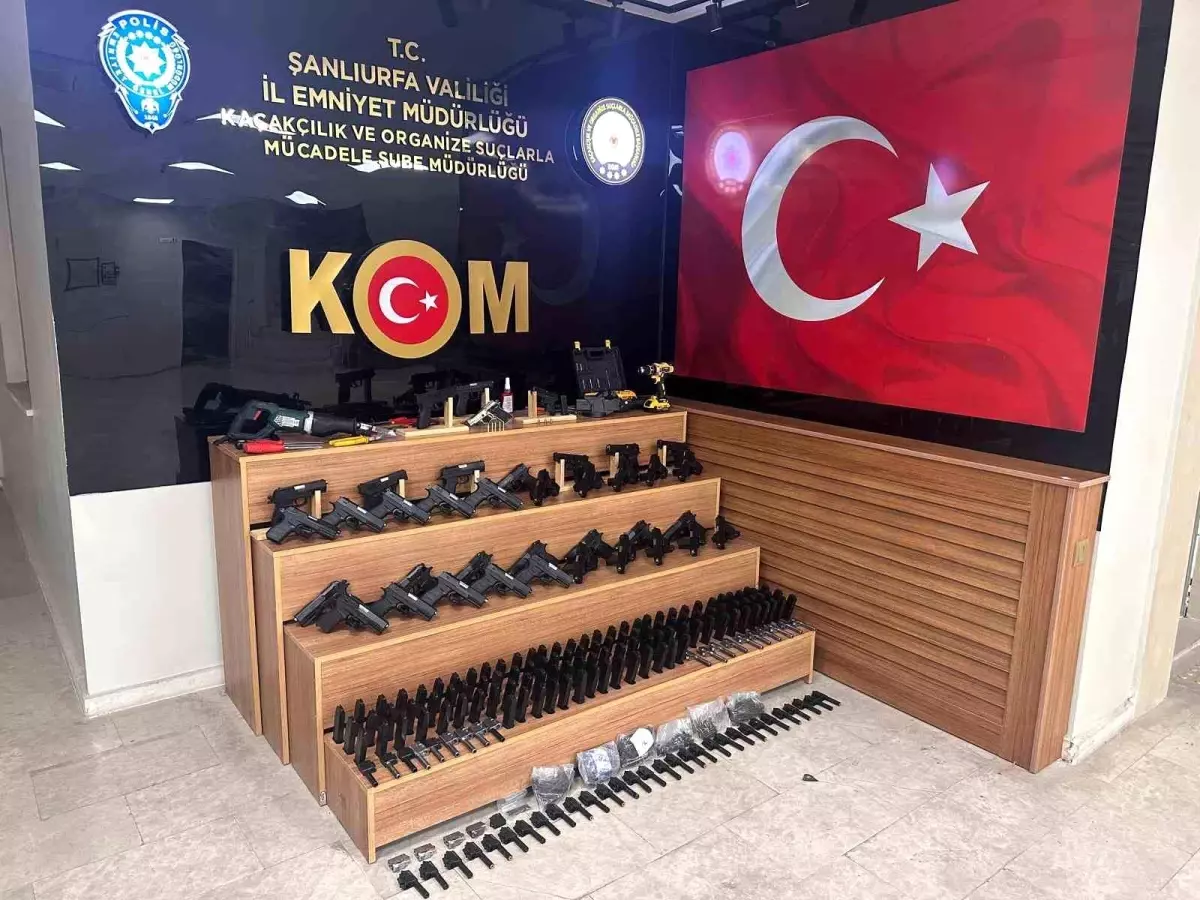 sanliurfada silah operasyonu 37 tabanca ve cok sayida mermiler ele ge gecirildi ZnclPy2d.jpg