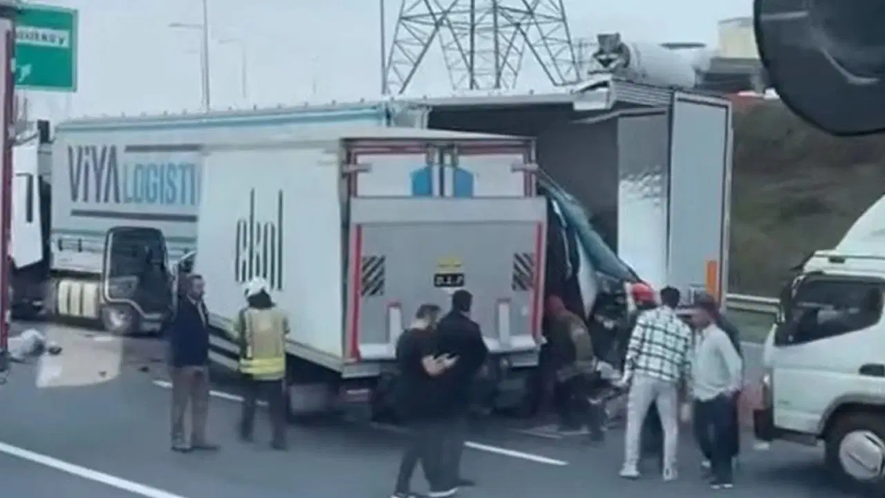 istanbulda korkunc kaza olu ve yaralilar var O5VxjH5d.jpg