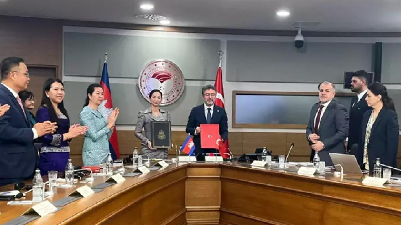 turkiye ile kambocya arasinda karma ekonomik komisyonu protokolu imzasi eP8LkVvJ.jpg