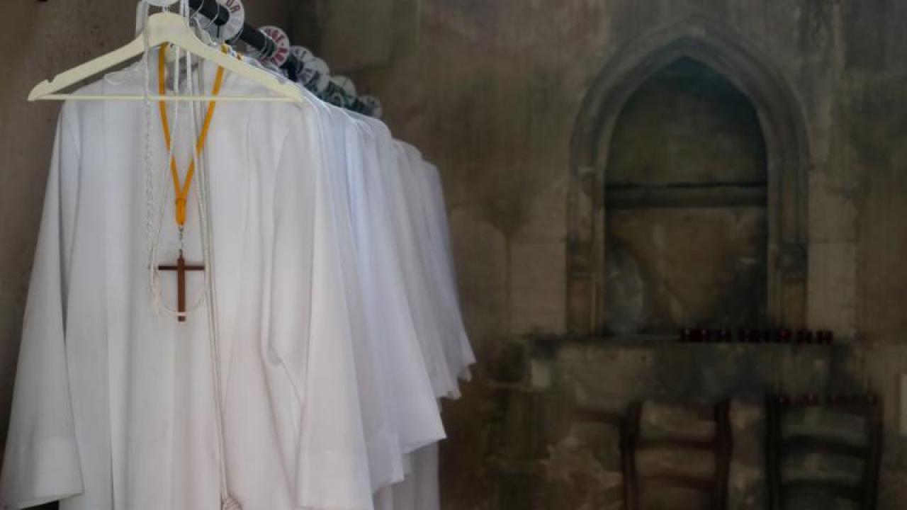 50 yıl boyunca binlerce çocuğa dini eğitim veren rahip cinsel istismardan tutuklandı