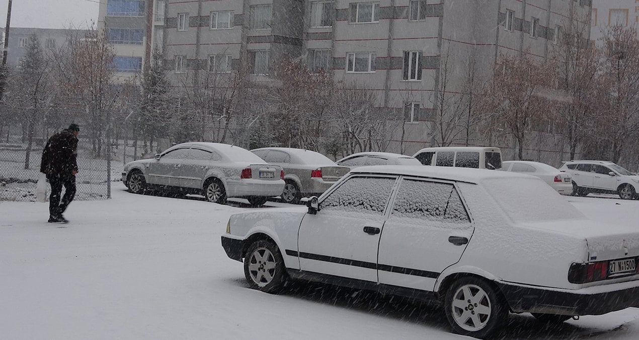 Eğitime kar engeli: Okullar tatil edildi