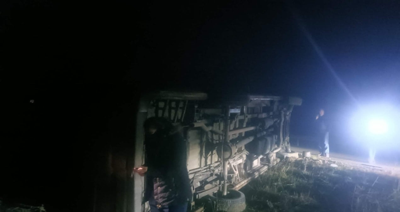 Nallıhan’da işçi minibüsü devrildi: 14 yaralı