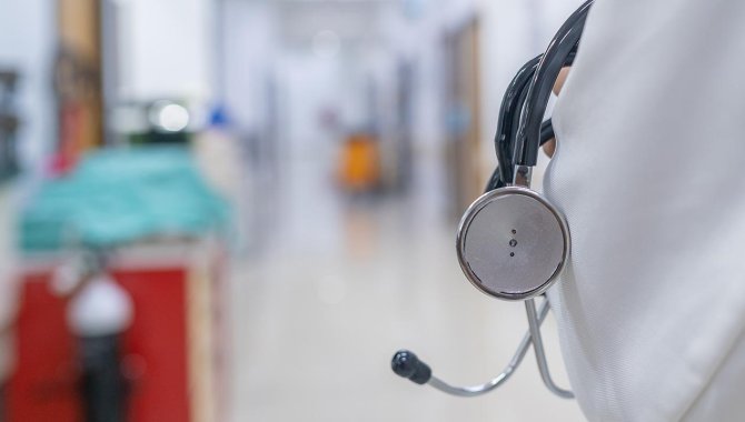 Iraklı doktor arkadaşına güvendi, yatırım vaadiyle 6 milyon TL dolandırıldı