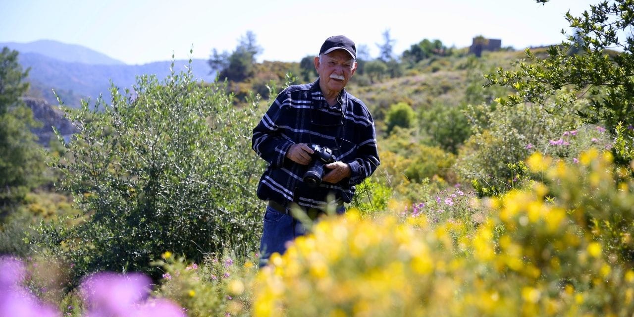 Emekli Eczacı Rifat Özdemir, Yürüyüşlerinde 5 Yeni Çiçek Türü Keşfetti