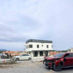 muglada-korkutan-kaza-2-agac-ve-elektrik-diregini-yerinden-sokuldu-nBHI1HZ6