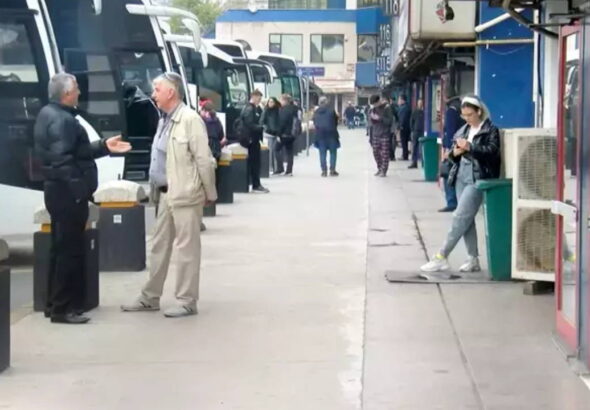 bayramda-memlekete-gitmek-luks-oldu-ucak-ve-otobus-biletlerine-zam-yagmuru-2AMHldxz