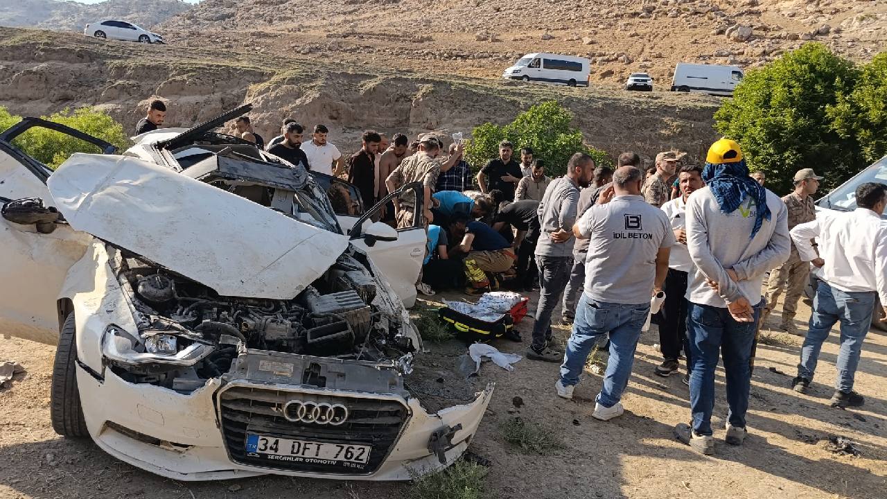 Sirnakta feci kaza otomobil sarampole devrildi oluler ve yaralilar var zOGNSj4D
